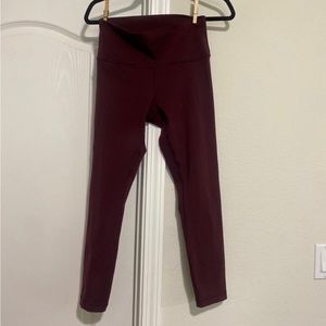 Burgundy colored leggings lululemon   
Size 8 
Great condition 
23 inch inseam